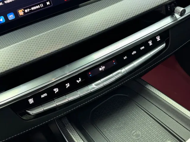 Cadillac XT5 — Фото автомобиля 14