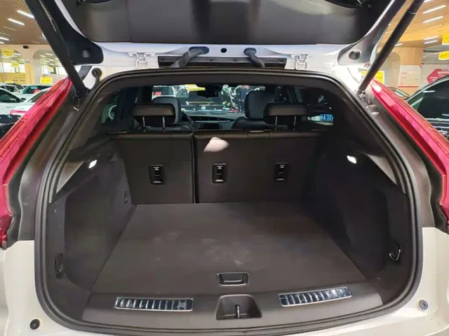 Cadillac XT4 — Фото автомобиля 18
