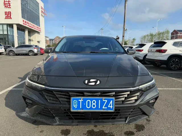 Фотография автомобиля — Hyundai Elantra
