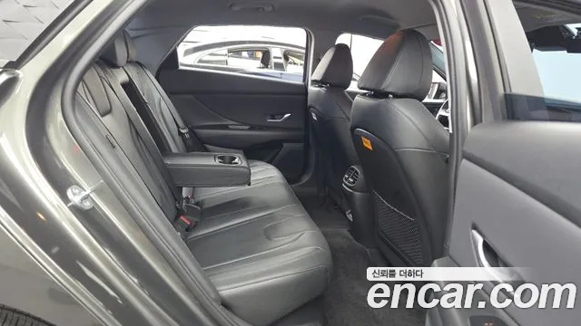 Hyundai Avante CN7 — Фото автомобиля 18