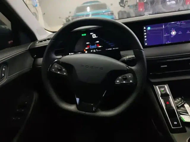 Roewe i5 — Фото автомобиля 15