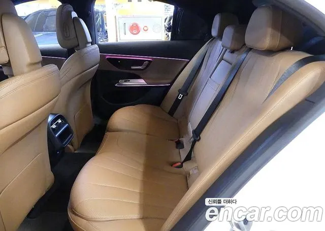 Mercedes-Benz E-Class — Фото автомобиля 17