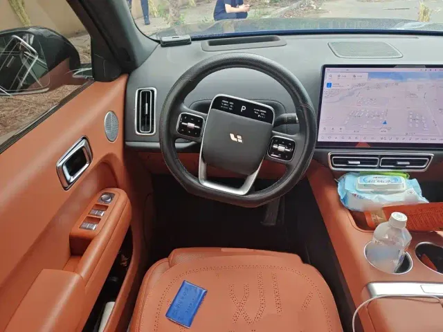 Li Auto L7 — Фото автомобиля 2