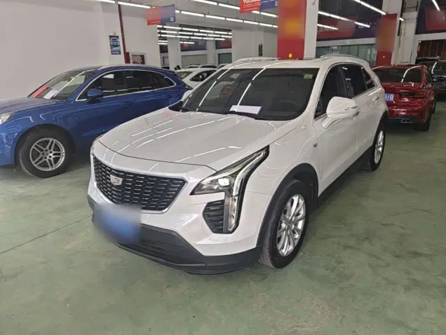 Фотография автомобиля — Cadillac XT4