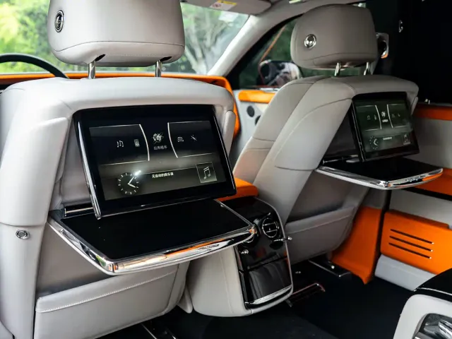 Rolls-Royce Phantom — Фото автомобиля 16