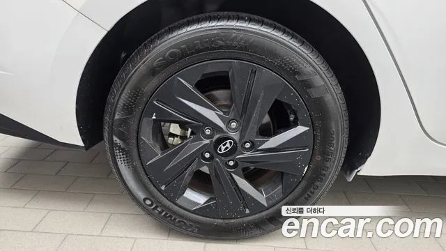 Hyundai Avante CN7 — Фото автомобиля 5