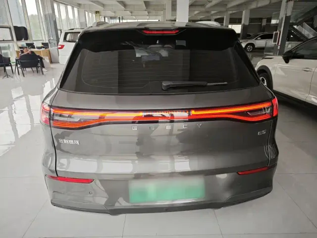 Geely Galaxy E5 — Фото автомобиля 5