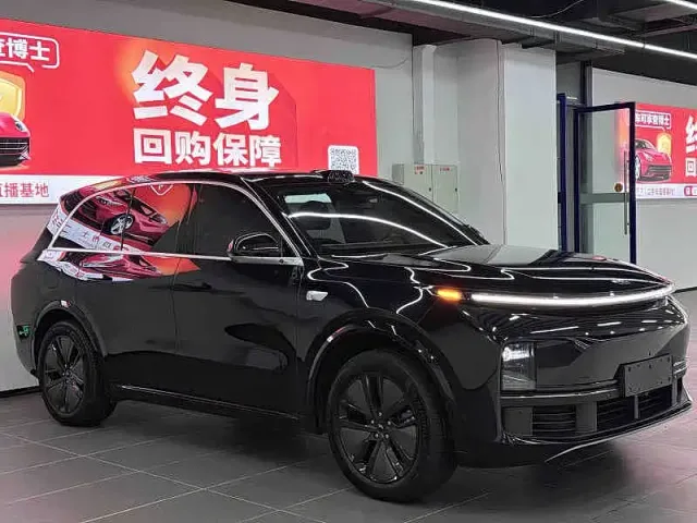 Li Auto L8 — Фото автомобиля 3