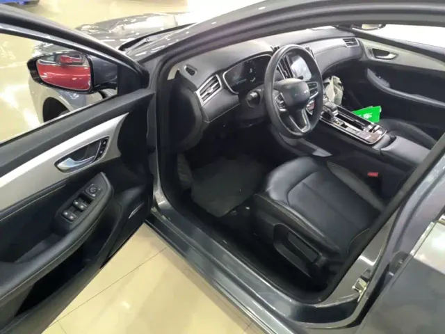 Roewe i6 MAX EV — Фото автомобиля 15