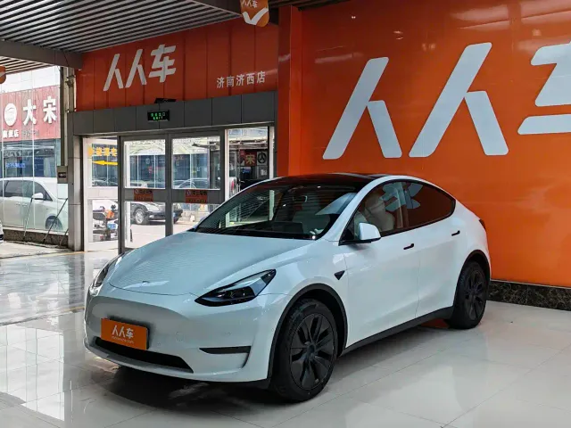 Фотография автомобиля — Tesla Model Y