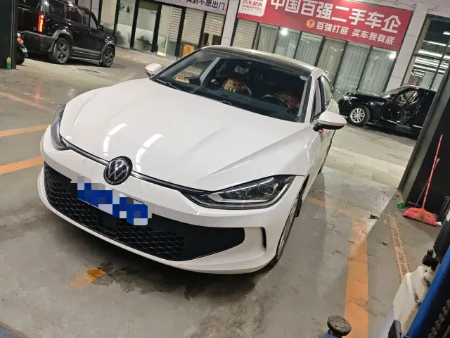 Фотография автомобиля — Volkswagen Lamando