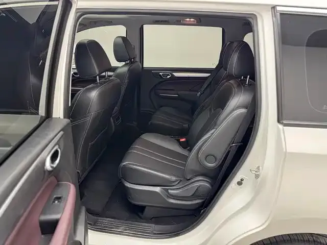 GAC Trumpchi M6 — Фото автомобиля 10