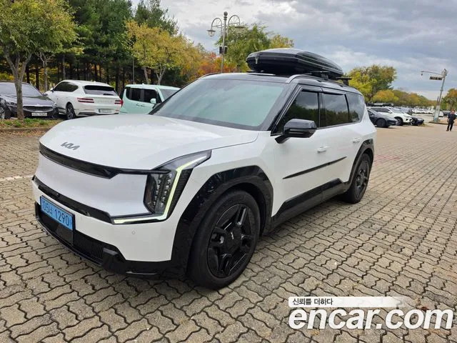 Kia EV9 — Фото автомобиля 3