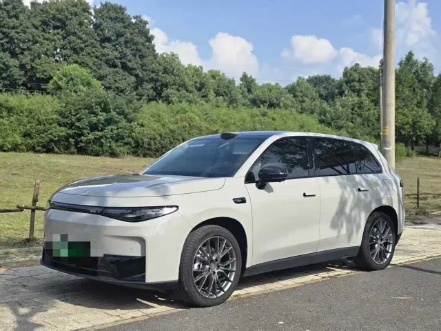Фотография автомобиля — Leapmotor C10