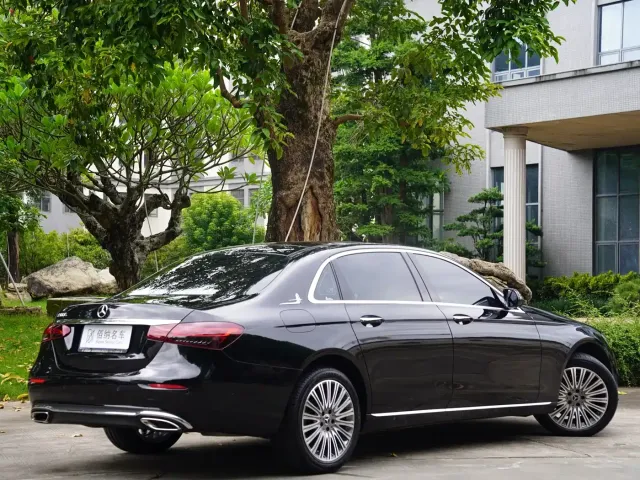 Mercedes-Benz E-Class — Фото автомобиля 7