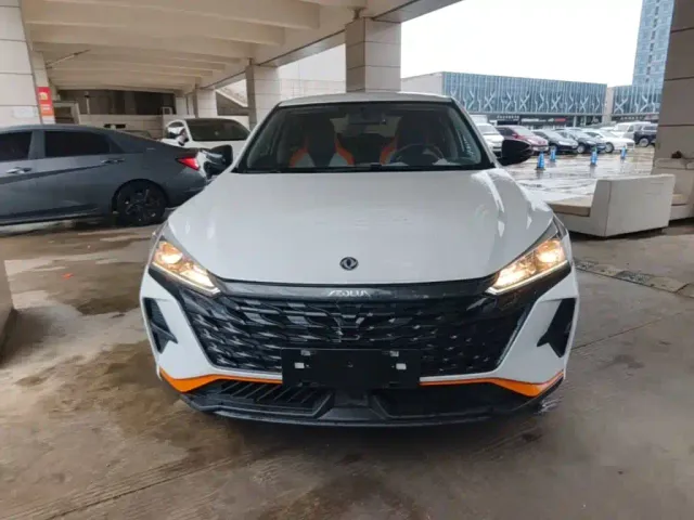 Dongfeng Yixuan — Фото автомобиля 2