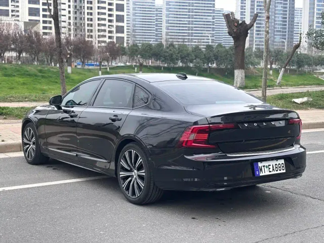 Volvo S90 — Фото автомобиля 9