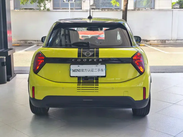 MINI Hatch — Фото автомобиля 3