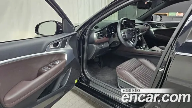 Genesis G70 — Фото автомобиля 10