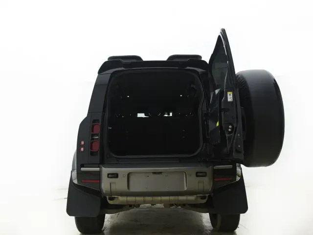 Land Rover Defender — Фото автомобиля 5