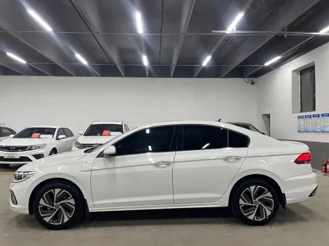 Volkswagen Bora — Фото автомобиля 7