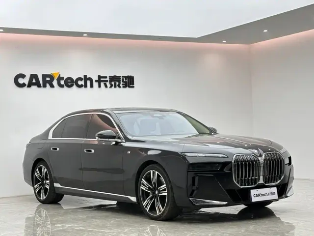 BMW 7 Series — Фото автомобиля 6