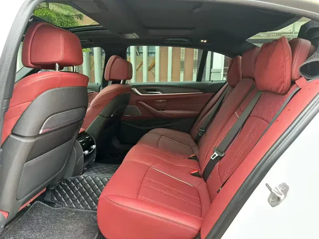 BMW 5 Series — Фото автомобиля 5