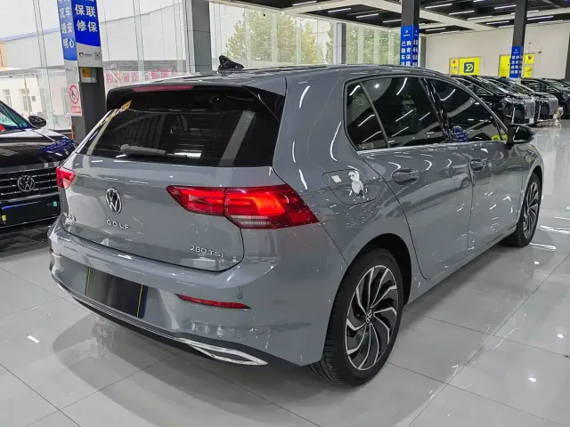Volkswagen Golf — Фото автомобиля 4