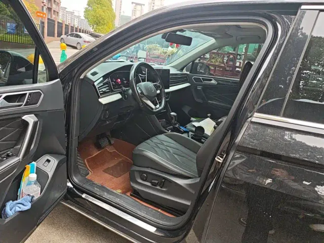 Volkswagen Tiguan L — Фото автомобиля 7