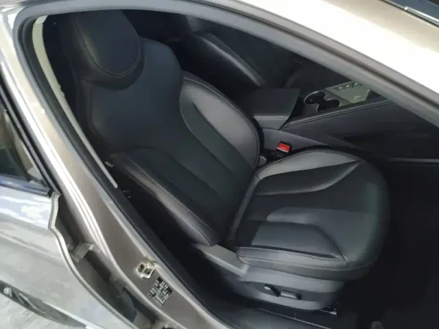 Roewe RX5 — Фото автомобиля 24