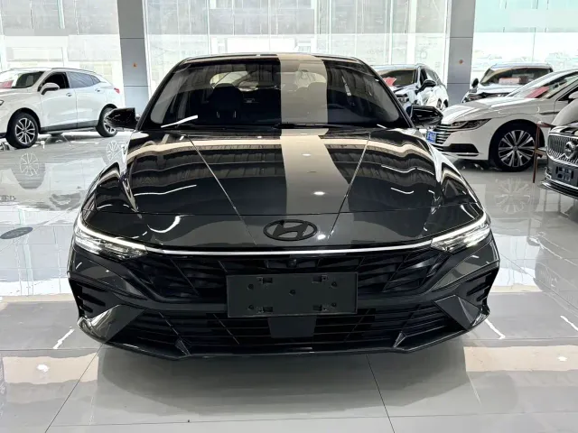 Hyundai Elantra — Фото автомобиля 2