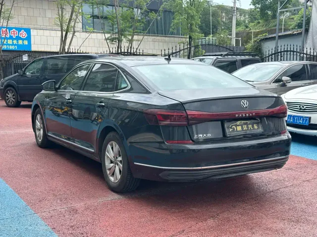 Volkswagen Passat — Фото автомобиля 6