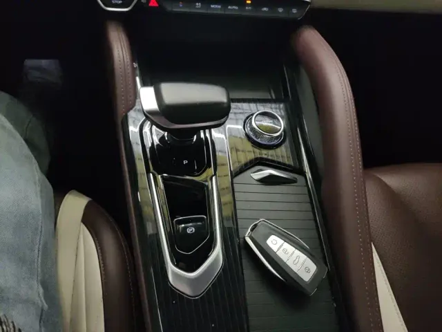 Geely Xingyue L — Фото автомобиля 6