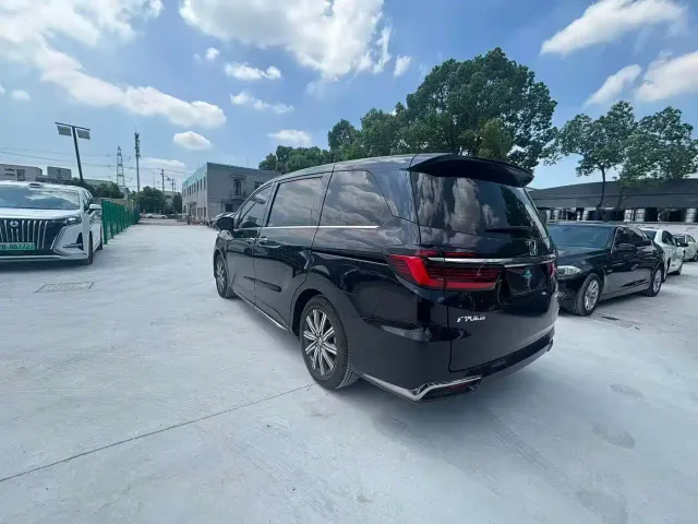 Honda Odyssey — Фото автомобиля 8