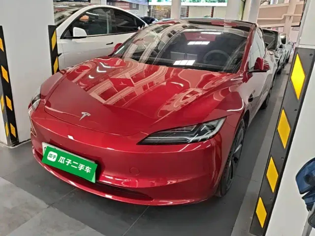 Фотография автомобиля — Tesla Model 3