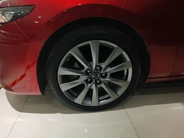 Mazda Axela — Фото автомобиля 22