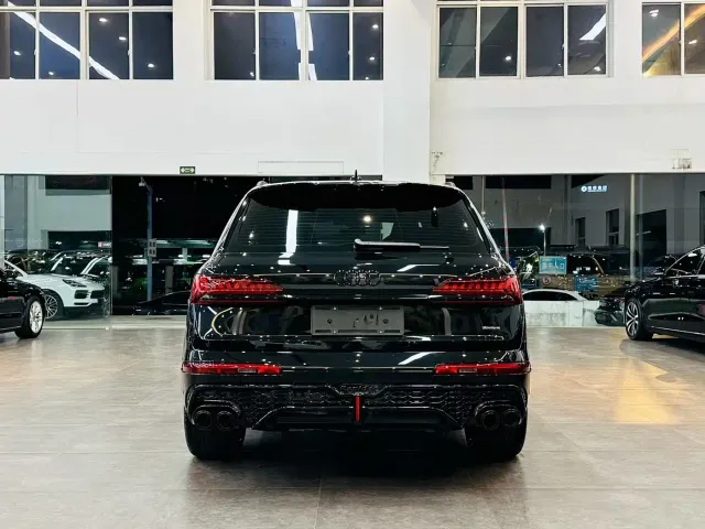 Audi Q7 — Фото автомобиля 5