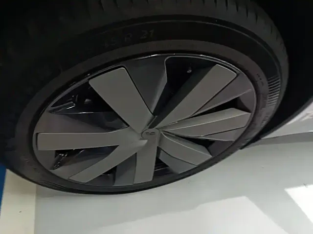 Li Auto i6 — Фото автомобиля 22