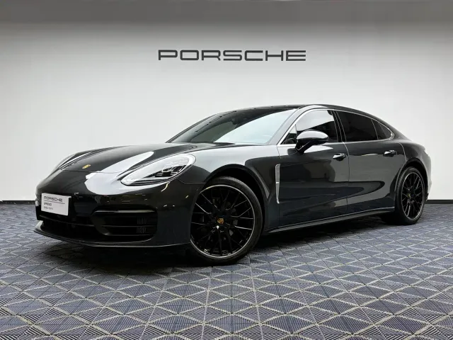 Фотография автомобиля — Porsche Panamera