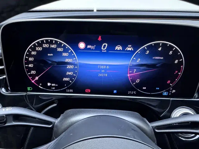 Mercedes-Benz E-Class — Фото автомобиля 23