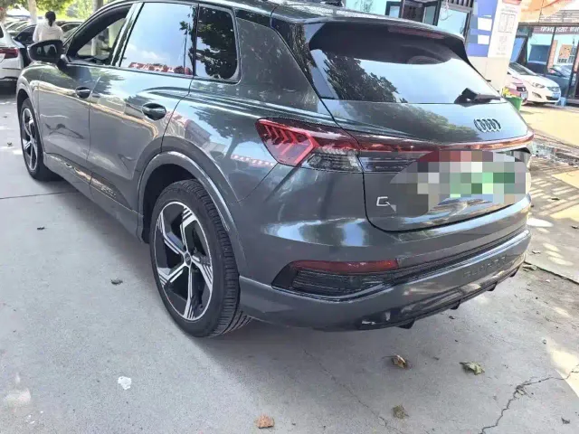 Audi Q4 e-tron — Фото автомобиля 9