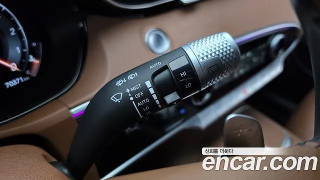 Genesis GV70 — Фото автомобиля 25