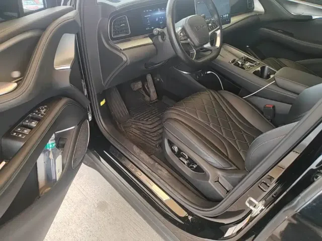 BYD Sealion 07 EV — Фото автомобиля 15