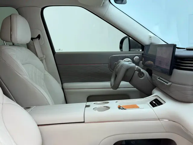 IM Motors LS9 — Фото автомобиля 24