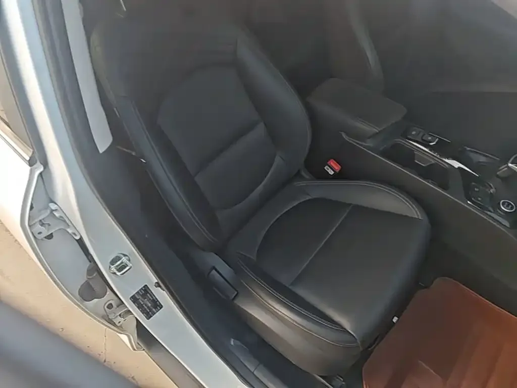 Hyundai Beijing Hyundai ix35 2021 240TGDi DCT 2WD GLS Leading Edition — Фото автомобиля 24