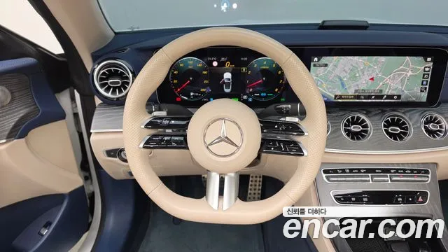 Mercedes-Benz E-Class — Фото автомобиля 3