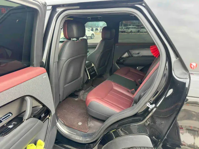 Land Rover Range Rover Sport — Фото автомобиля 6