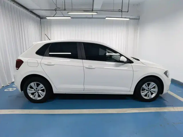 Volkswagen Polo — Фото автомобиля 3