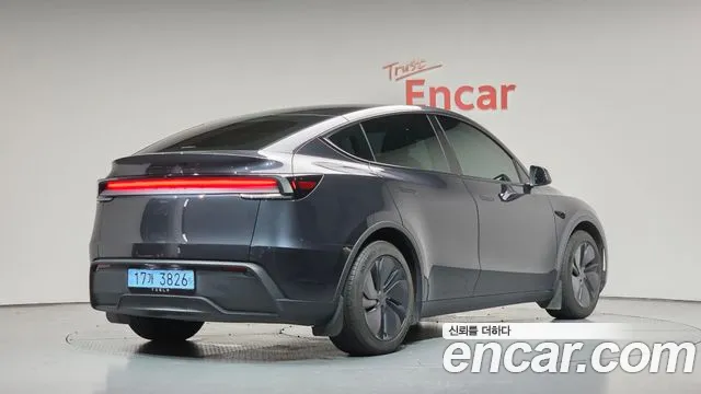 Фотография автомобиля — Tesla Model Y