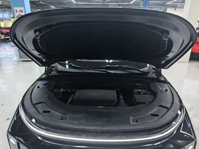 Li Auto L7 — Фото автомобиля 6